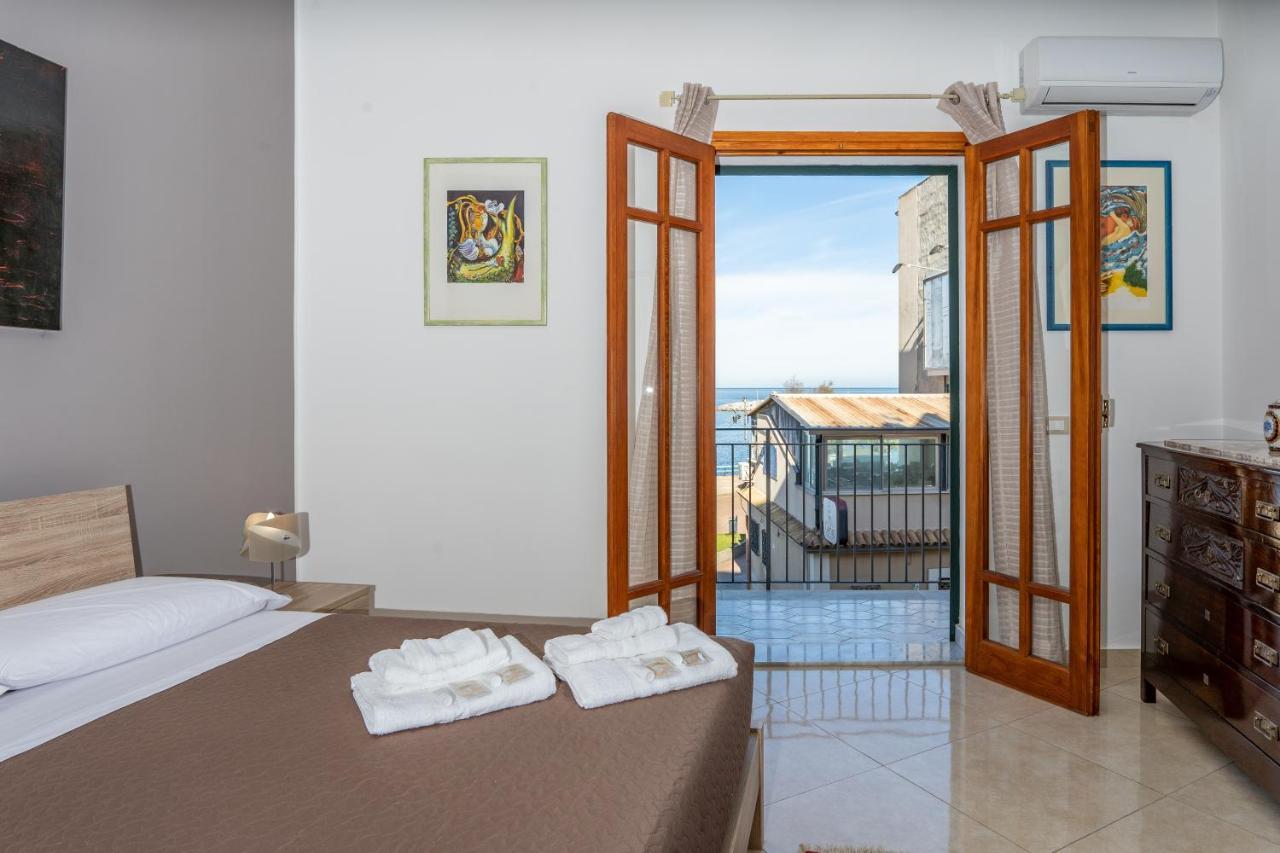 B&B Una Terrazza Sul Golfo Di Сферакавало Екстериор снимка